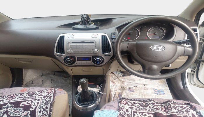 2011 Hyundai i20 MAGNA 1.2, Petrol, Manual, 75,888 km, interior