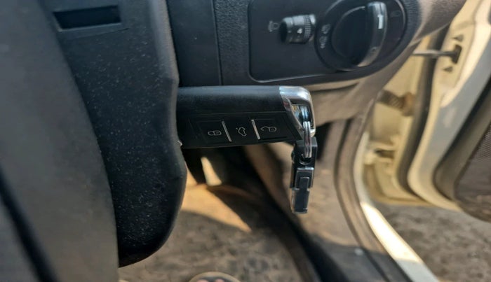 2013 Ford Figo ZXI 1.2 PETROL, Petrol, Manual, 41,496 km, interior