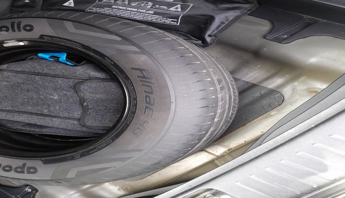 2020 Hyundai Creta SX (O) 1.5 DIESEL, Diesel, Manual, 1,04,784 km, tyre