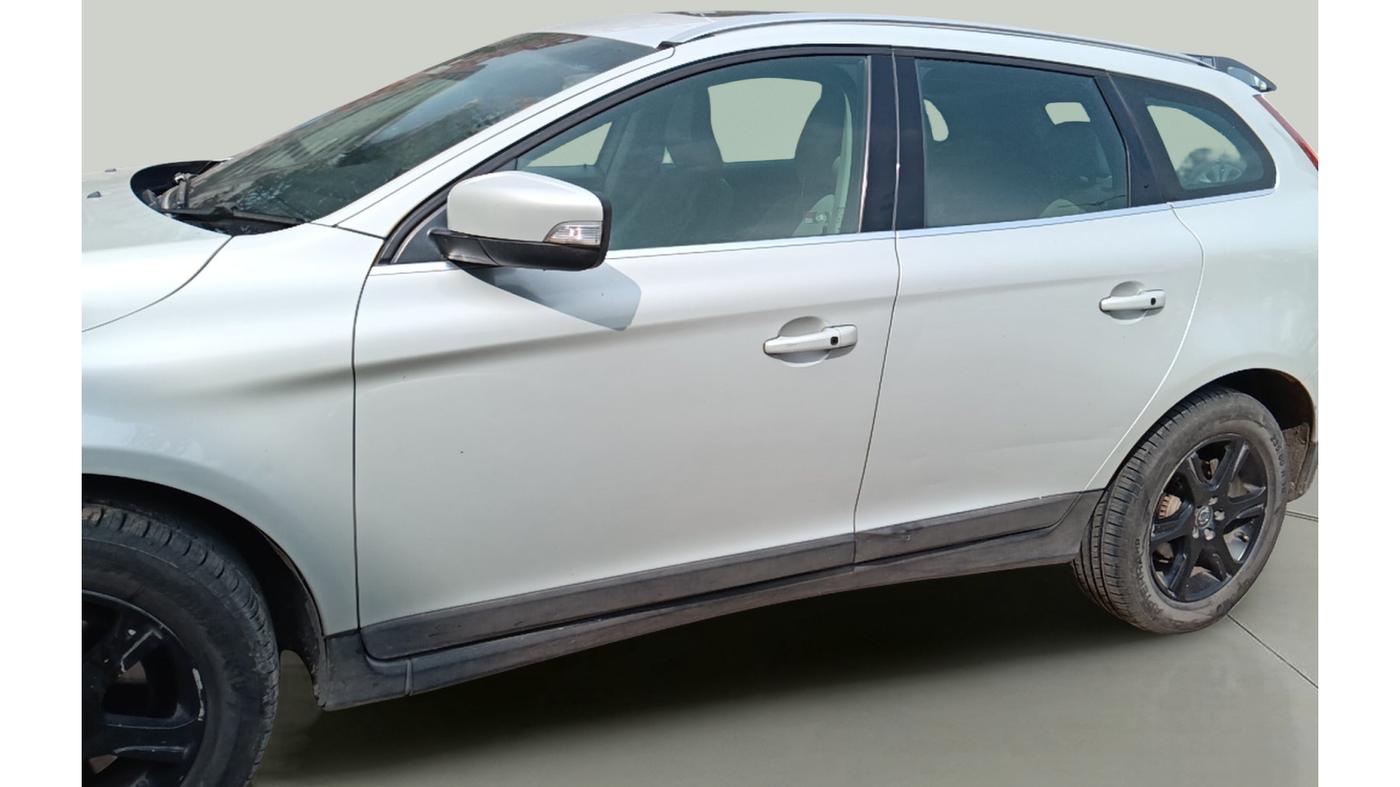 2013 Volvo XC 60 D5 SUMMUM, Diesel, Automatic, 1,32,006 km, exterior