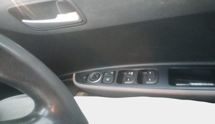 2018 Hyundai Xcent S 1.2, Petrol, Manual, 1,01,949 km, interior