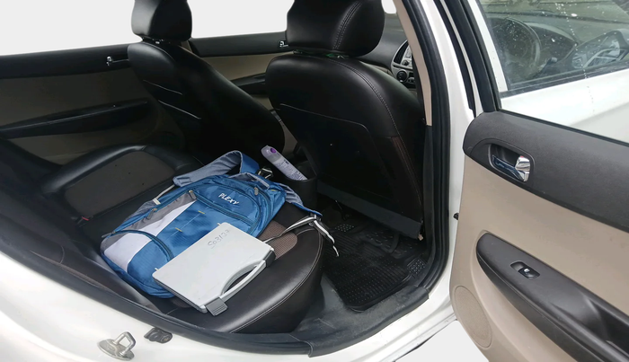 2013 Hyundai i20 MAGNA 1.4 CRDI, Diesel, Manual, 1,10,718 km, interior