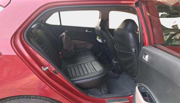 2017 Hyundai Grand i10 SPORTZ 1.2 KAPPA VTVT, Petrol, Manual, 1,54,804 km, interior