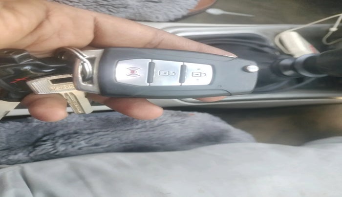 2019 Mahindra XUV300 W8 1.5 DIESEL, Diesel, Manual, 1,33,546 km, interior