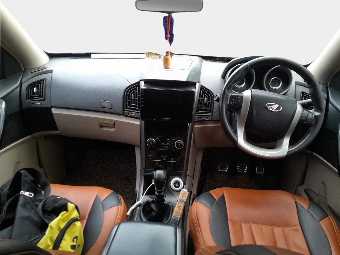 2016 Mahindra XUV500 W10, Diesel, Manual, 99,680 km, interior