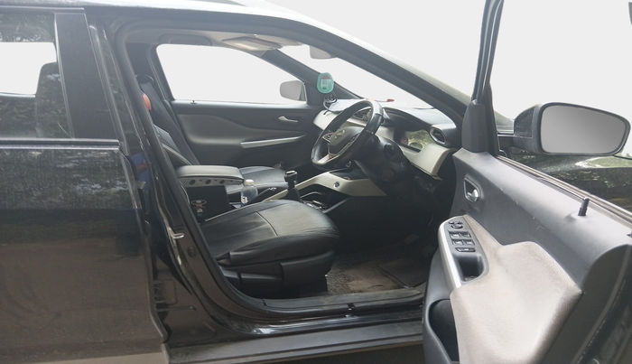 2022 Nissan MAGNITE XV MT, Petrol, Manual, 38,733 km, interior