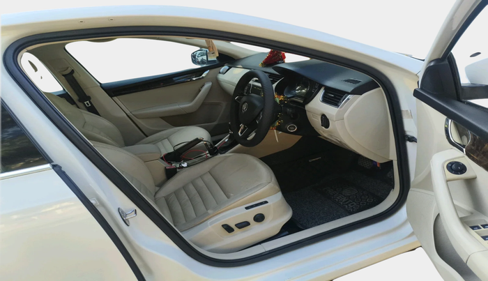 2017 Skoda Octavia STYLE PLUS AT 1.8 TSI, Petrol, Automatic, 81,875 km, interior