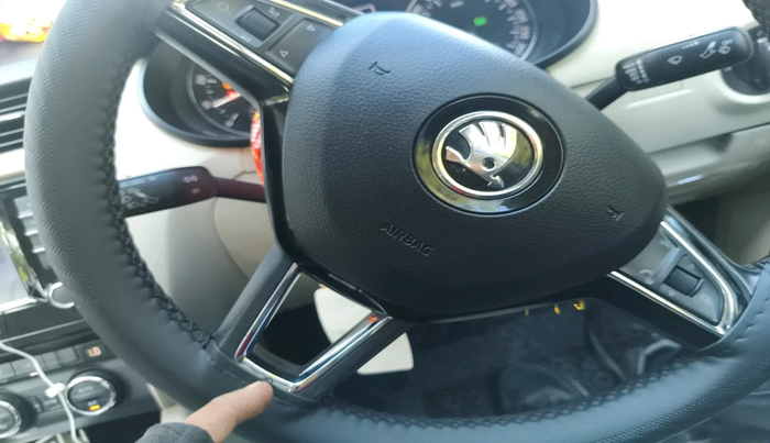 2017 Skoda Octavia STYLE PLUS AT 1.8 TSI, Petrol, Automatic, 81,875 km, interior