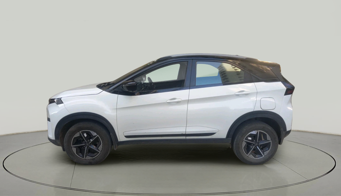 2023 Tata NEXON FEARLESS + SUNROOF AMT DUAL TONE 1.5 DIESEL, Diesel, Automatic, 26,859 km, exterior