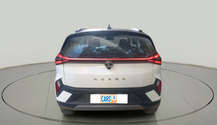 2023 Tata NEXON FEARLESS + SUNROOF AMT DUAL TONE 1.5 DIESEL, Diesel, Automatic, 26,859 km, exterior