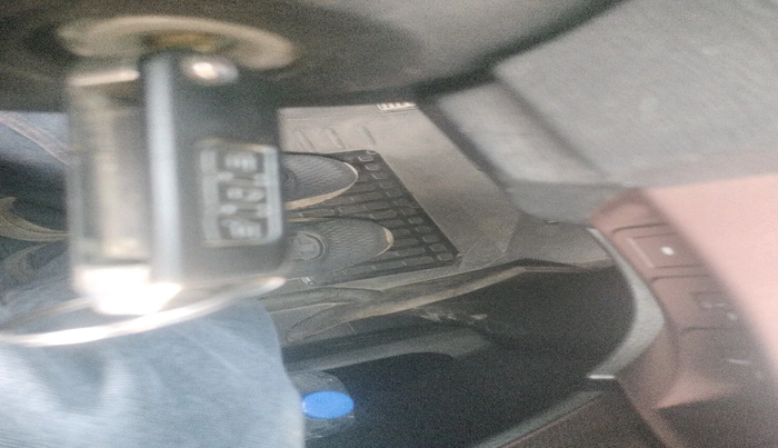 2015 Mahindra XUV500 W6, Diesel, Manual, 1,09,962 km, interior