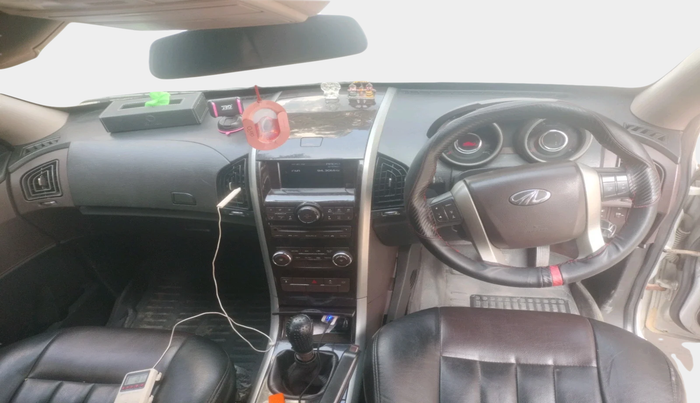 2015 Mahindra XUV500 W6, Diesel, Manual, 1,09,962 km, interior