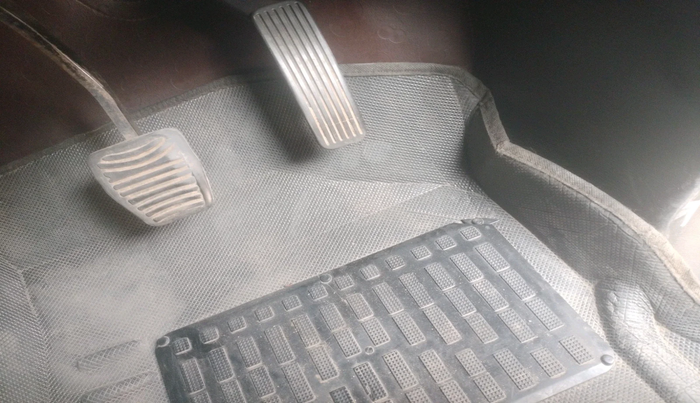 2015 Mahindra XUV500 W6, Diesel, Manual, 1,09,962 km, interior