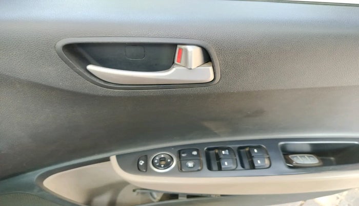 2014 Hyundai Grand i10 SPORTZ 1.2 KAPPA VTVT, Petrol, Manual, 1,07,190 km, interior