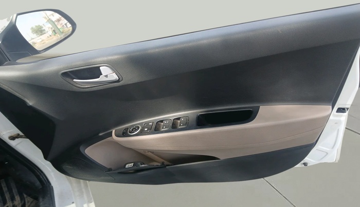 2016 Hyundai Grand i10 SPORTZ 1.1 CRDI, Diesel, Manual, 70,671 km, interior