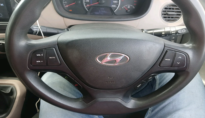 2016 Hyundai Grand i10 SPORTZ 1.1 CRDI, Diesel, Manual, 70,671 km, interior