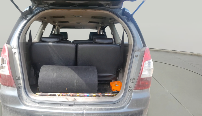 2015 Toyota Innova 2.5 GX 8 STR, Diesel, Manual, 1,46,775 km, exterior