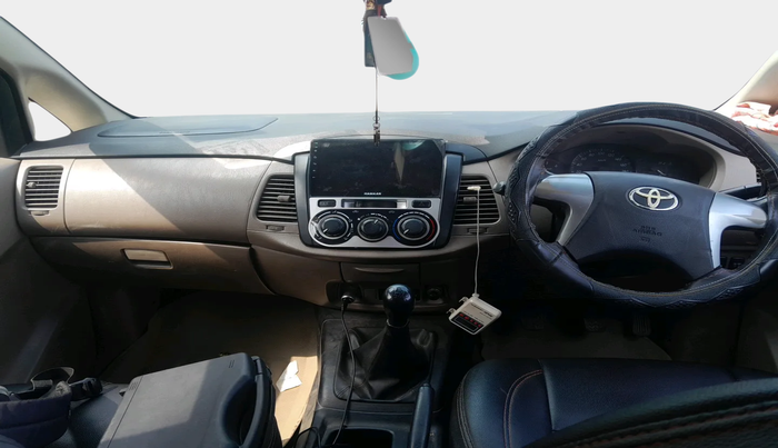 2015 Toyota Innova 2.5 GX 8 STR, Diesel, Manual, 1,46,775 km, interior