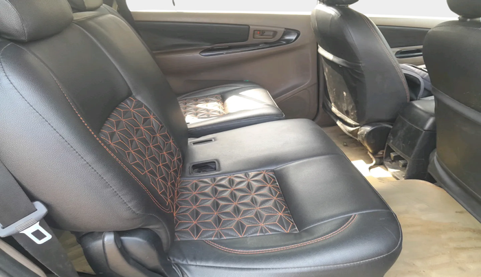 2015 Toyota Innova 2.5 GX 8 STR, Diesel, Manual, 1,46,775 km, interior