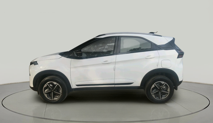 2024 Tata NEXON CREATIVE + AMT 1.5 DIESEL, Diesel, Automatic, 39,320 km, exterior