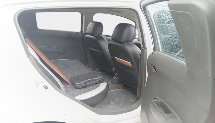 2010 Chevrolet Beat LT PETROL, Petrol, Manual, 1,36,427 km, interior