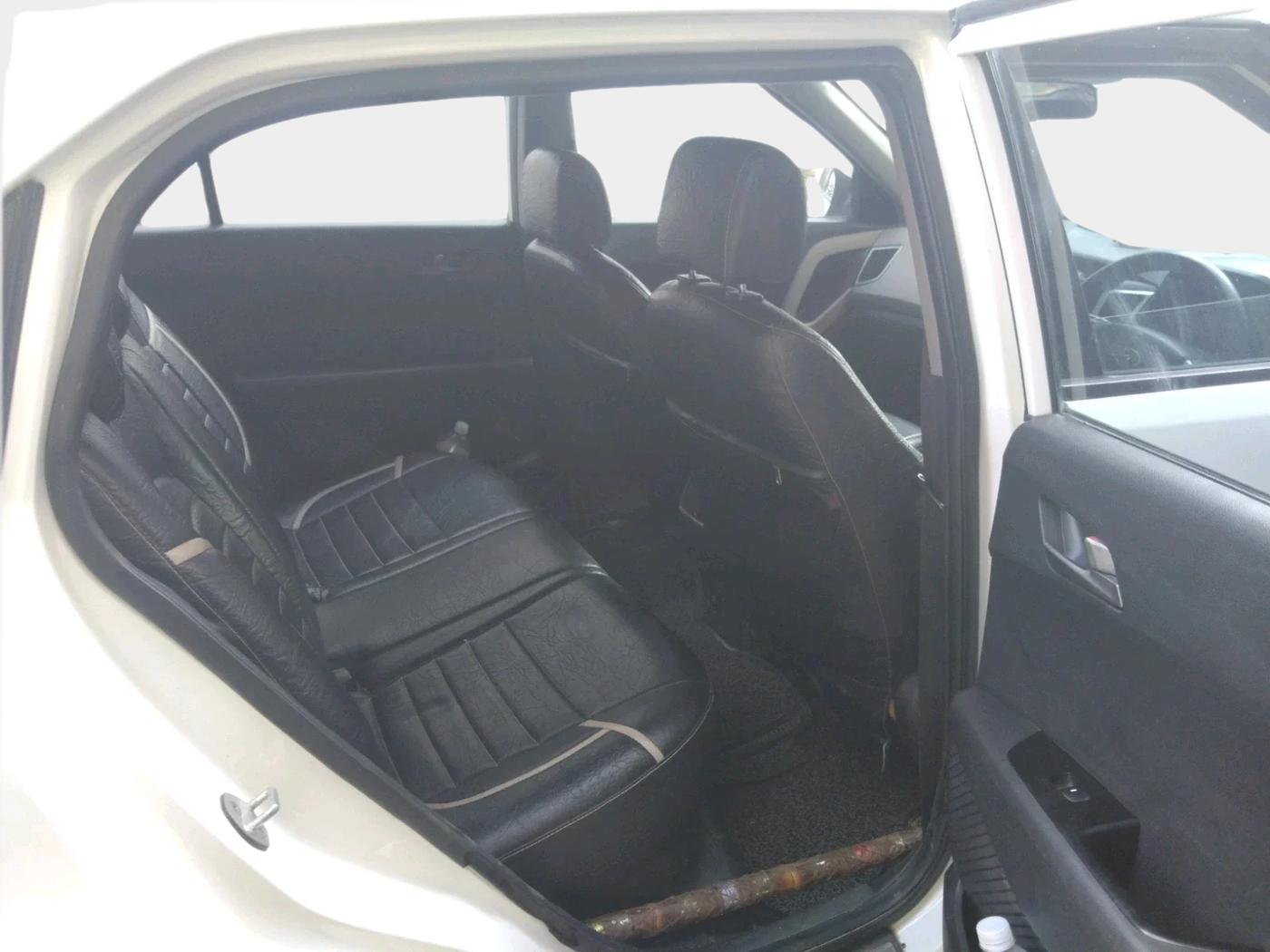 2015 Hyundai Creta SX PLUS AT 1.6 DIESEL, Diesel, Automatic, 1,44,304 km, interior