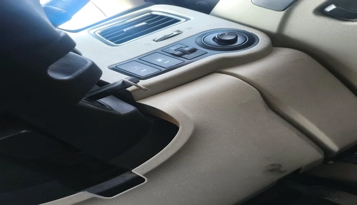 2018 Mahindra Scorpio S7, Diesel, Manual, 1,72,278 km, interior