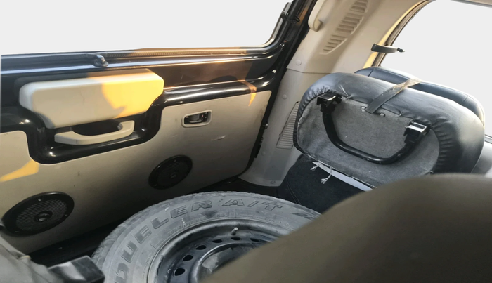 2018 Mahindra Scorpio S7, Diesel, Manual, 1,72,278 km, interior