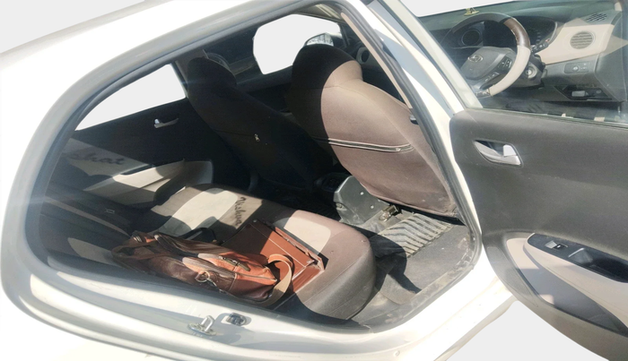 2015 Hyundai Xcent S 1.2, Petrol, Manual, 1,20,974 km, interior