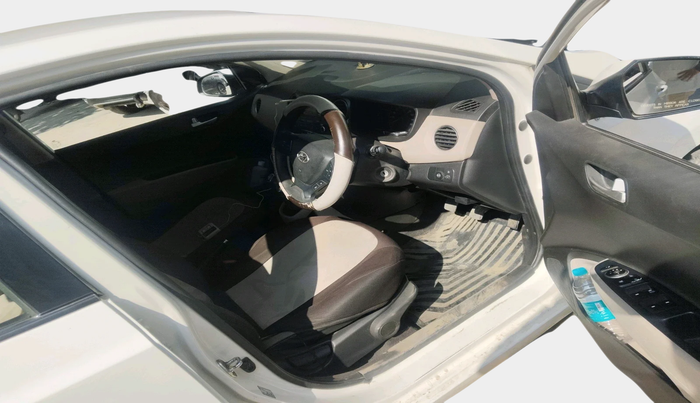 2015 Hyundai Xcent S 1.2, Petrol, Manual, 1,20,974 km, interior