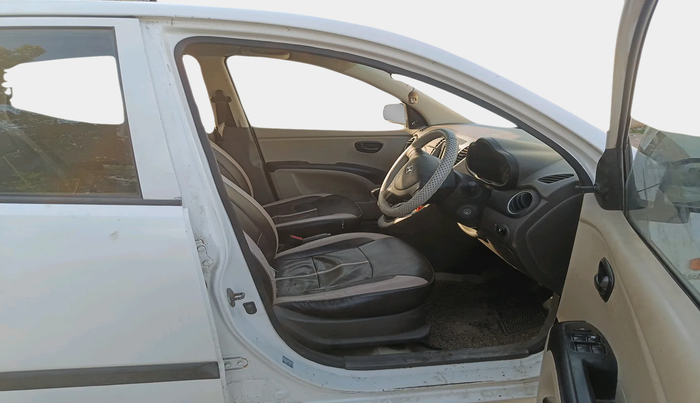 2016 Hyundai i10 MAGNA 1.1, Petrol, Manual, 1,72,888 km, interior