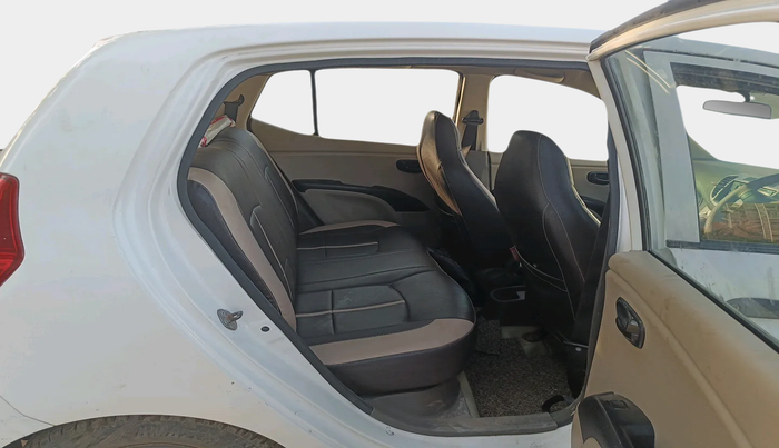 2016 Hyundai i10 MAGNA 1.1, Petrol, Manual, 1,72,888 km, interior