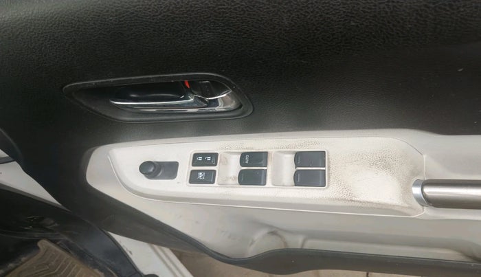 2017 Maruti IGNIS DELTA 1.2, Petrol, Manual, 2,31,884 km, interior