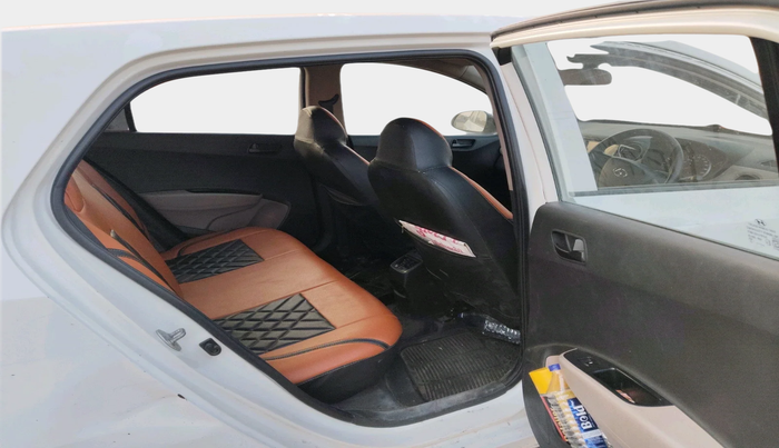 2017 Hyundai Grand i10 MAGNA 1.2 KAPPA VTVT, Petrol, Manual, 1,78,105 km, interior