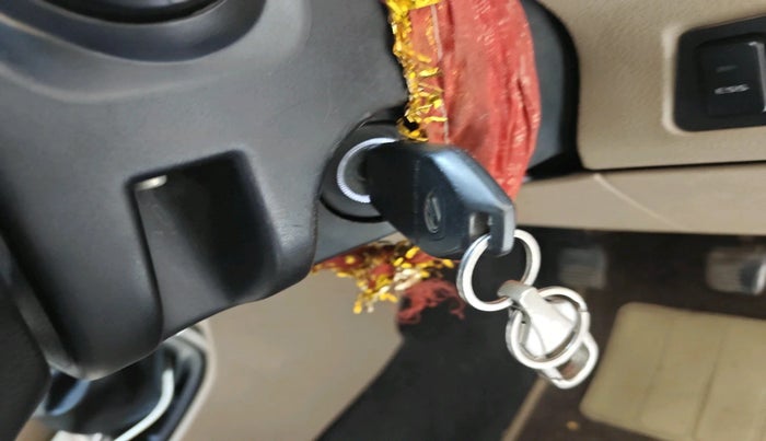 2016 Mahindra TUV300 T8, Diesel, Manual, 80,881 km, interior