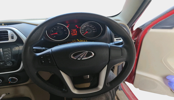 2016 Mahindra TUV300 T8, Diesel, Manual, 80,881 km, interior