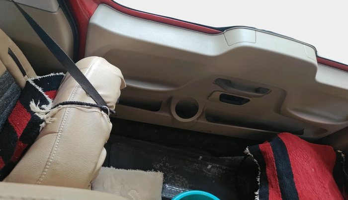 2016 Mahindra TUV300 T8, Diesel, Manual, 80,881 km, interior