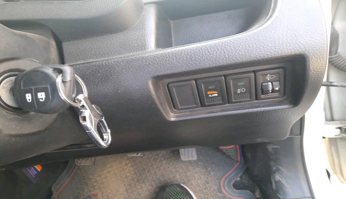 2014 Maruti Swift VXI, Petrol, Manual, 68,758 km, interior