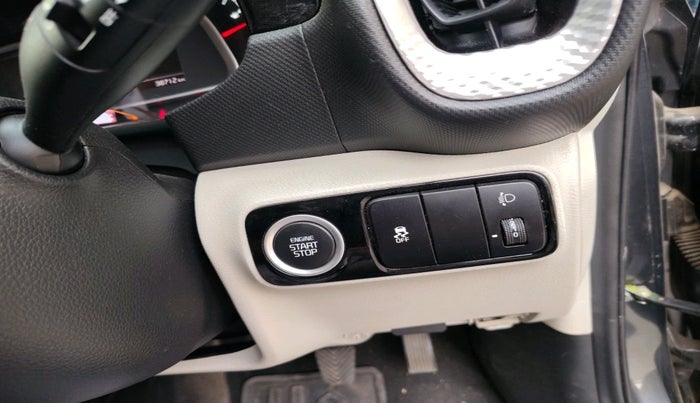 2022 KIA SONET HTX ANNIVERSARY EDITION 1.0 IMT, Petrol, Manual, 38,712 km, interior