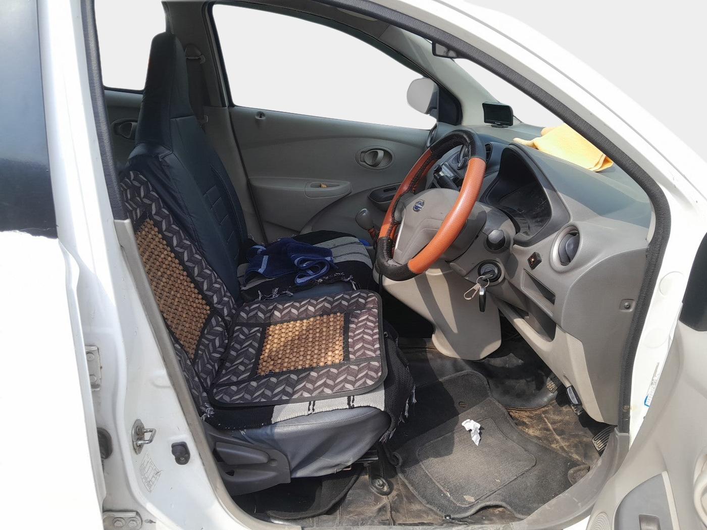 2015 Datsun Go T, Petrol, Manual, 94,412 km, interior