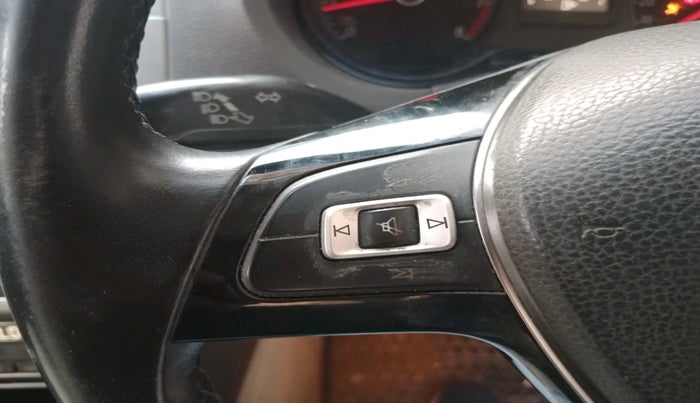 2015 Volkswagen Vento HIGHLINE 1.6 MPI, Petrol, Manual, 89,094 km, interior