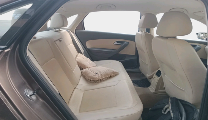 2015 Volkswagen Vento HIGHLINE 1.6 MPI, Petrol, Manual, 89,094 km, interior