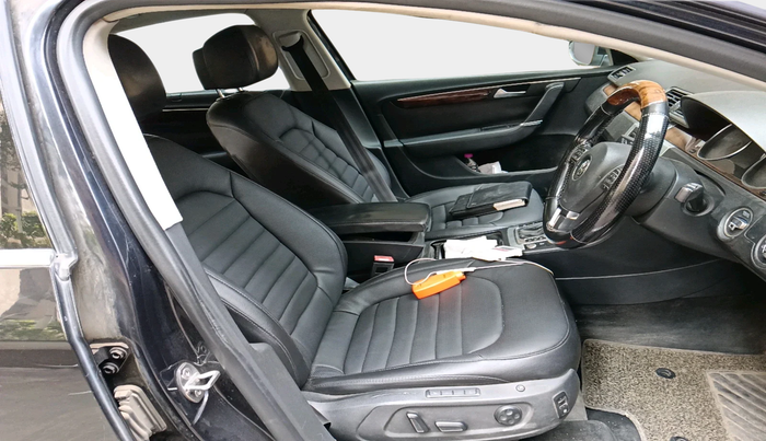 2012 Volkswagen Passat HIGHLINE DSG, Diesel, Automatic, 1,33,314 km, interior