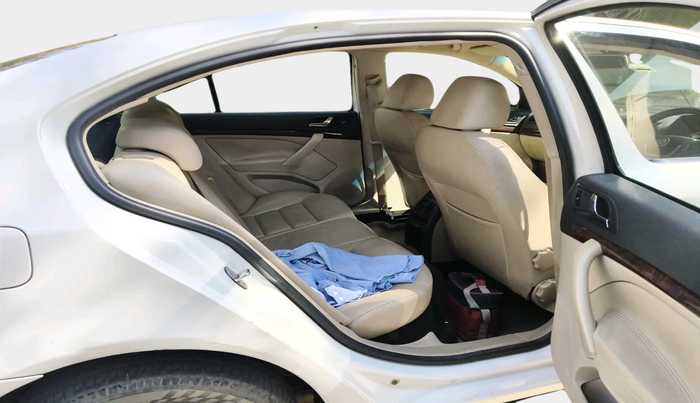 2012 Skoda Laura ELEGANCE 2.0 TDI CR MT, Diesel, Manual, 2,54,150 km, interior