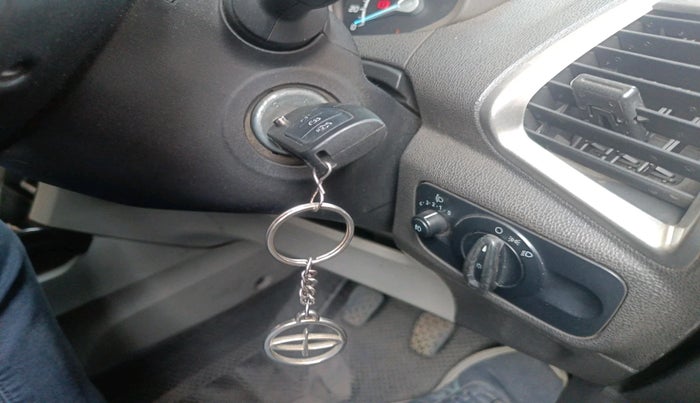 2014 Ford Ecosport TITANIUM 1.5L DIESEL, Diesel, Manual, 1,24,015 km, interior