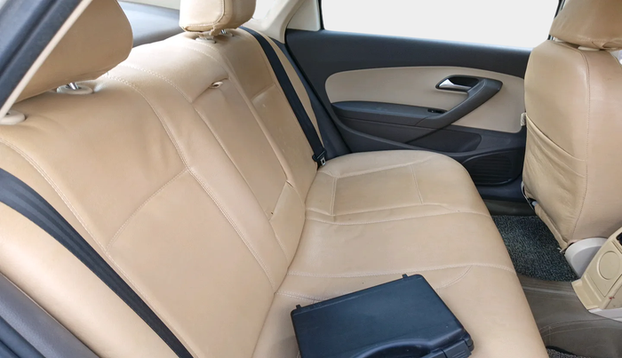 2013 Volkswagen Vento COMFORTLINE 1.6, Petrol, Manual, 1,14,253 km, interior