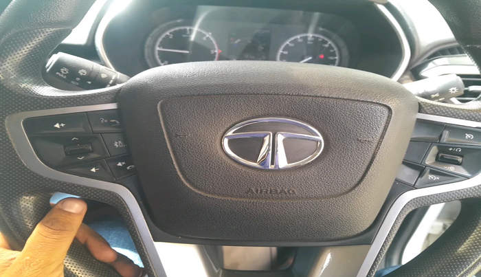 2020 Tata Harrier XT 2.0L KRYOTEC, Diesel, Manual, 78,000 km, interior