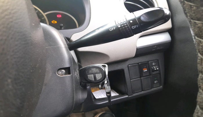 2014 Maruti Wagon R 1.0 VXI, Petrol, Manual, 92,174 km, interior