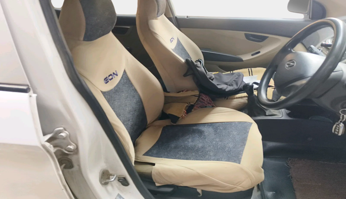 2018 Hyundai Eon 1.0 KAPPA ERA +, Petrol, Manual, 1,03,967 km, interior