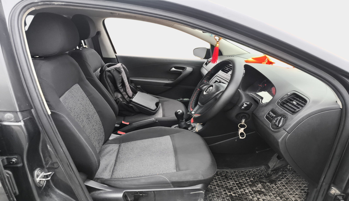 2015 Volkswagen Polo COMFORTLINE 1.5L, Diesel, Manual, 90,141 km, interior